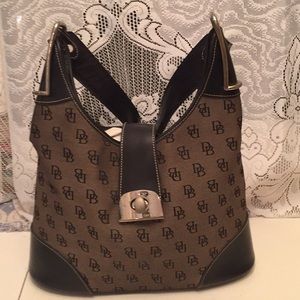 Dooney and bourke purse